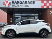 Toyota C-HR 1.8 Hybrid Executive // FULL LED // DODEHOEK // NAVI // HALF LEDER // ADAP. CRUISE // JBL AUDIO // KEYLESS //