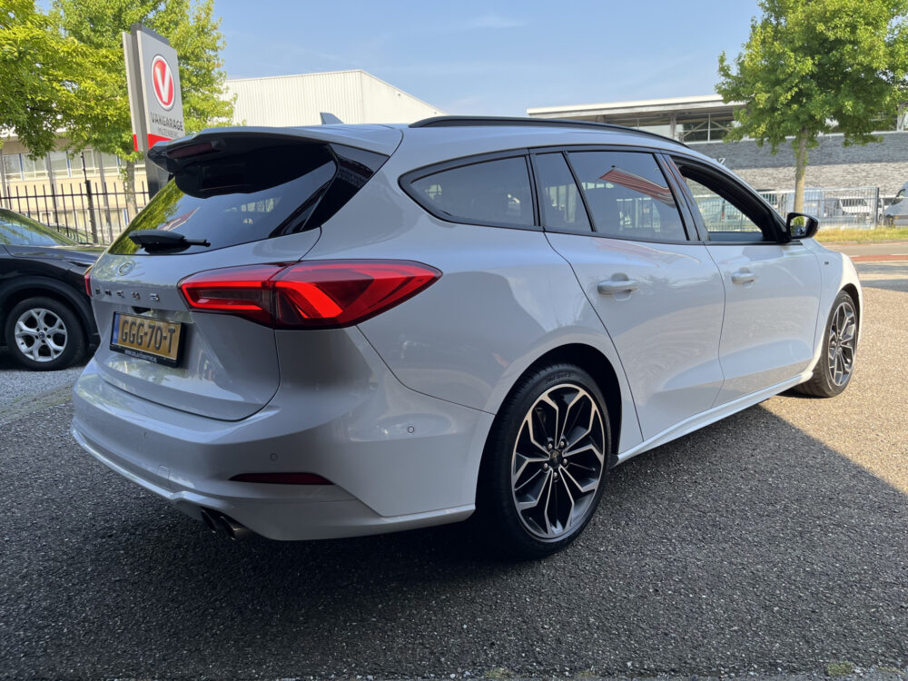 Ford FOCUS Wagon 1.5 EcoBoost ST Line Business // 180PK!! // NAVI // HEAD UP DISPLAY // CAMERA // BLIND SPOT MONITOR // CLIMA // CRUISE