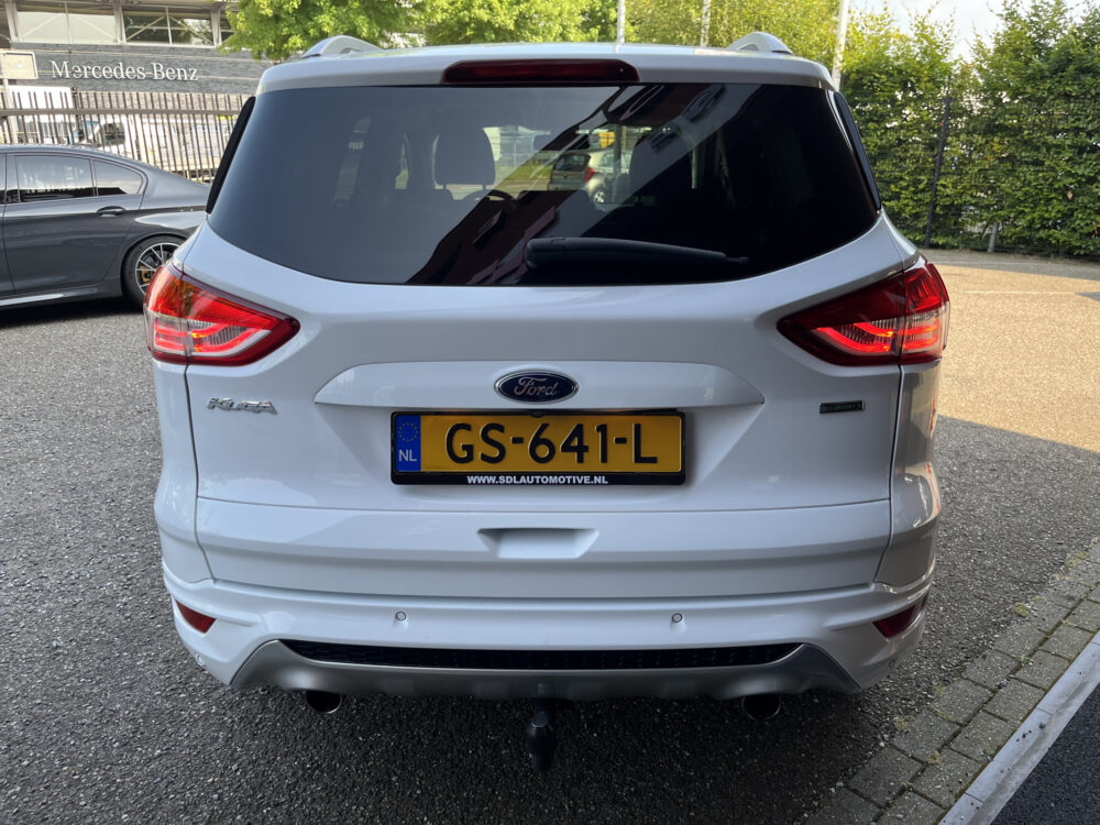 Ford Kuga 1.5 Titanium Plus // CAMERA+SENSOREN // CRUISE // CLIMA // STOELVERWARMING // TREKHAAK //