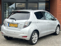 Toyota Yaris 1.5 Full Hybrid Dynamic // NAVI // CLIMA // CAMERA // PDC // PANO-DAK