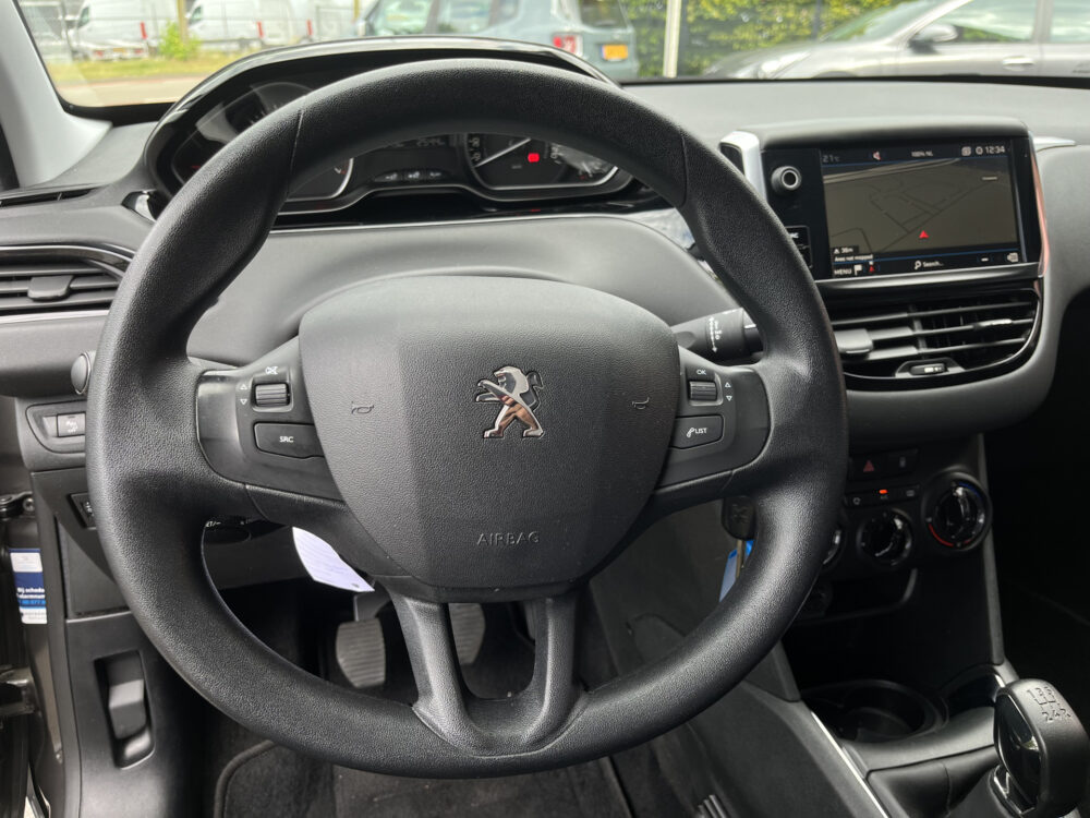 Peugeot 208 1.2 PureTech Blue Lion // DEALER ONDERHOUDEN // NAVI // PDC // CRUISE // AIRCO //