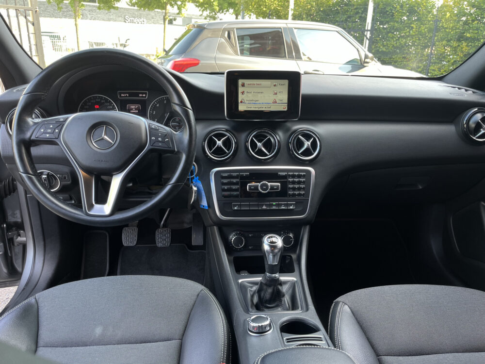 Mercedes-Benz A-Klasse 180 Ambition // NAVI // AIRCO // PDC // CRUISE //