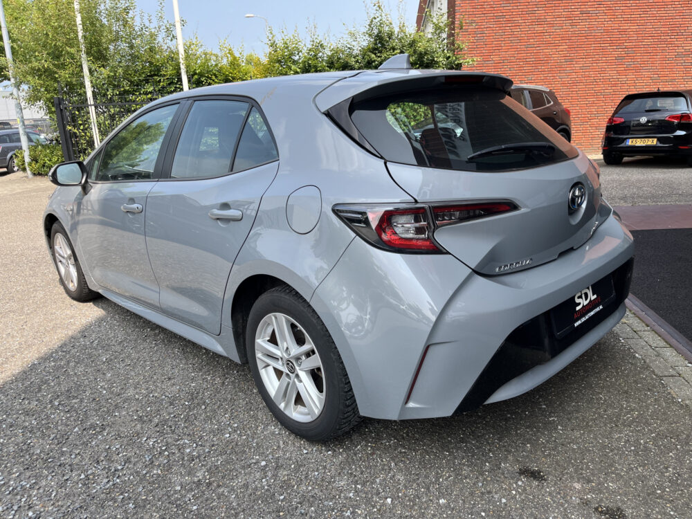 Toyota Corolla 1.8 Hybrid Dynamic // FULL LED // ADAP. CRUISE // NAVI+CARPLAY // CAMERA // STOELVERWARMING //