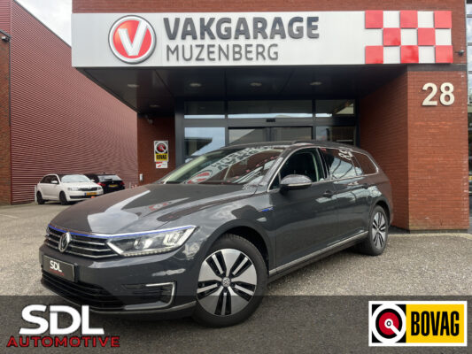 Volkswagen Passat Variant 1.4 TSI GTE // FULL LED // ADAP. CRUISE // CAMERA // ERGO COMFORT STOELEN // CLIMA //