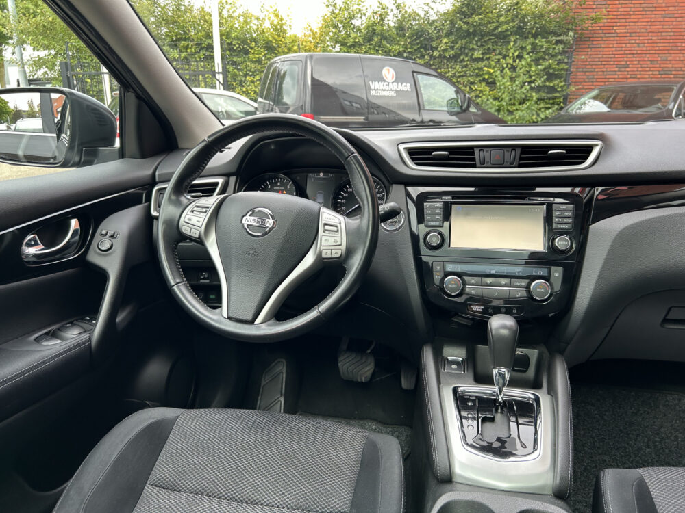 Nissan QASHQAI 1.2 N-Vision // NAVI // CLIMA // PANODAK // CRUISE // TREKHAAK // 360° CAMERA //