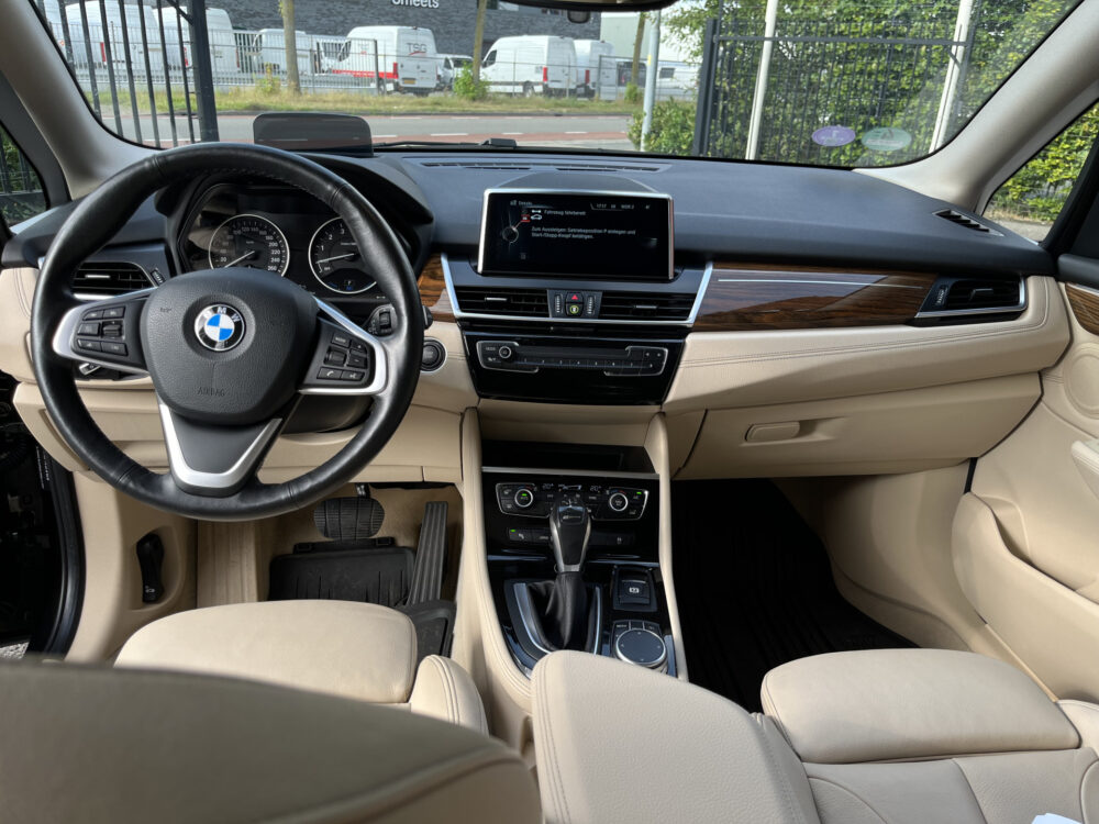 BMW 2 Serie Active Tourer 225xe iPerformance High Executive // FULL LED // ELEK. STOELEN+GEHEUGEN // LEDER // HEAD-UP DISPLAY // ELEK. KLEP 