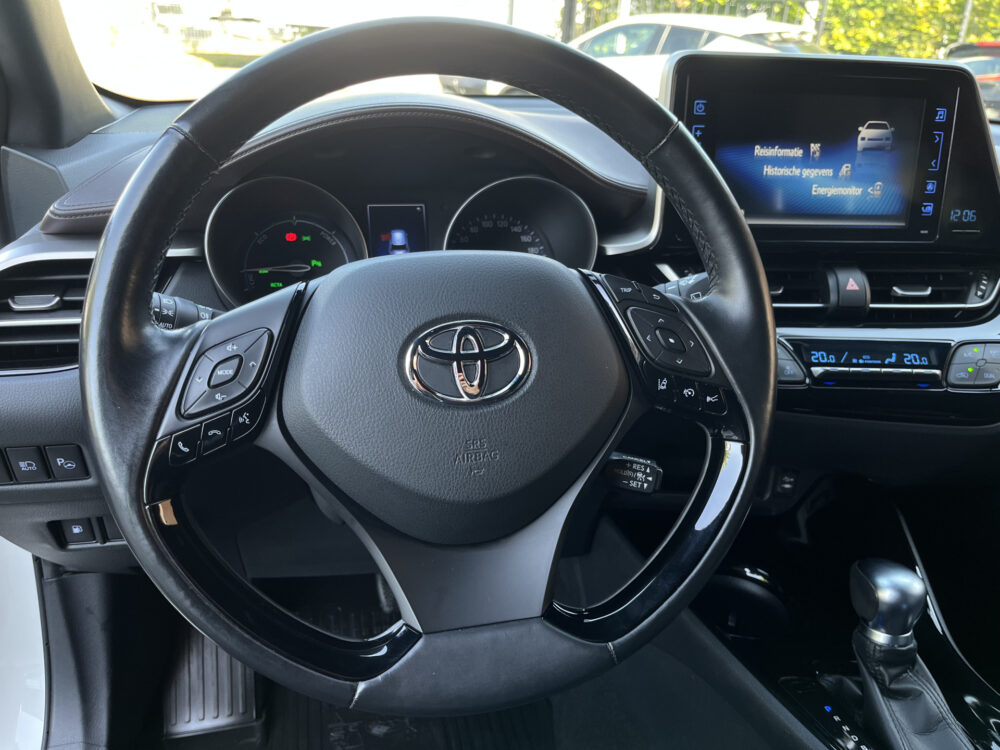 Toyota C-HR 1.8 Hybrid Executive // LEDEREN BEKLEDING // NAVI // CLIMA // ADAPTIVE CRUISE