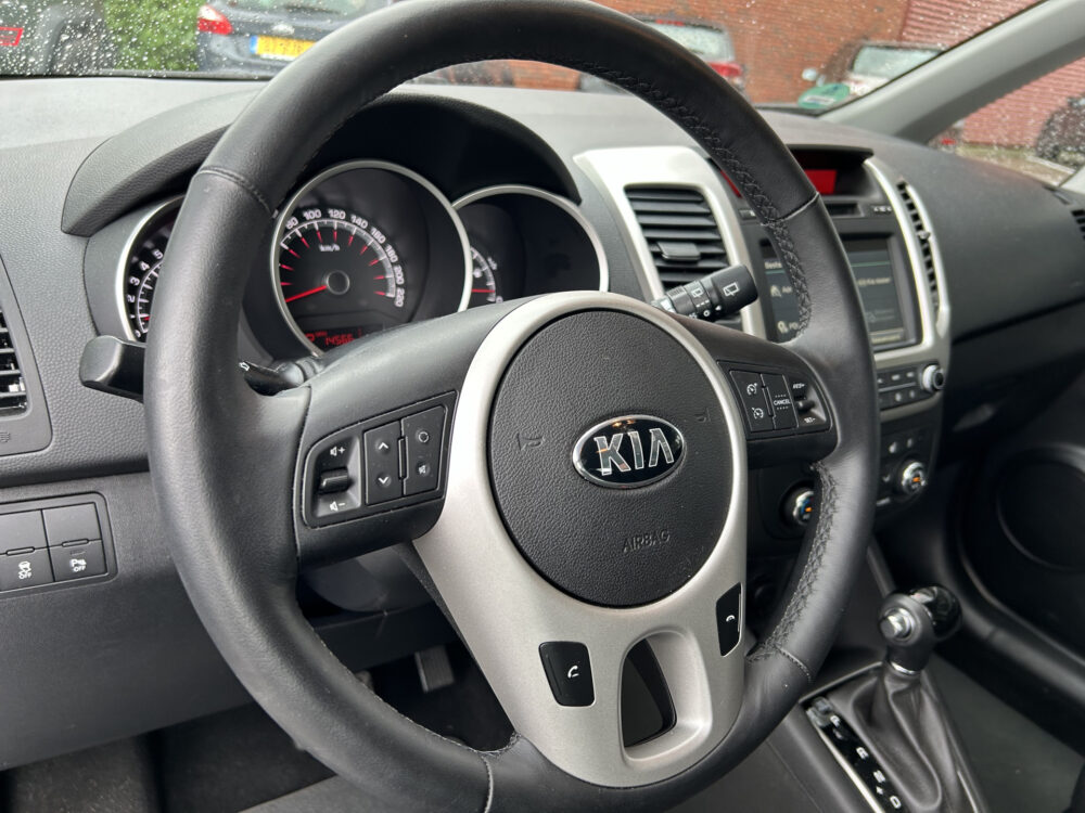 Kia Venga 1.6 CVVT DynamicLine // NAVI // CAMERA // CLIMA // PDC