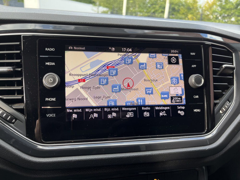 Volkswagen T-Roc 1.0 TSI Style // LED // NAVI + CARPLAY // CAMERA+SENSOREN // CLIMA // STOELVERWARMING //