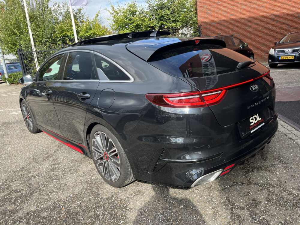 Kia ProCeed