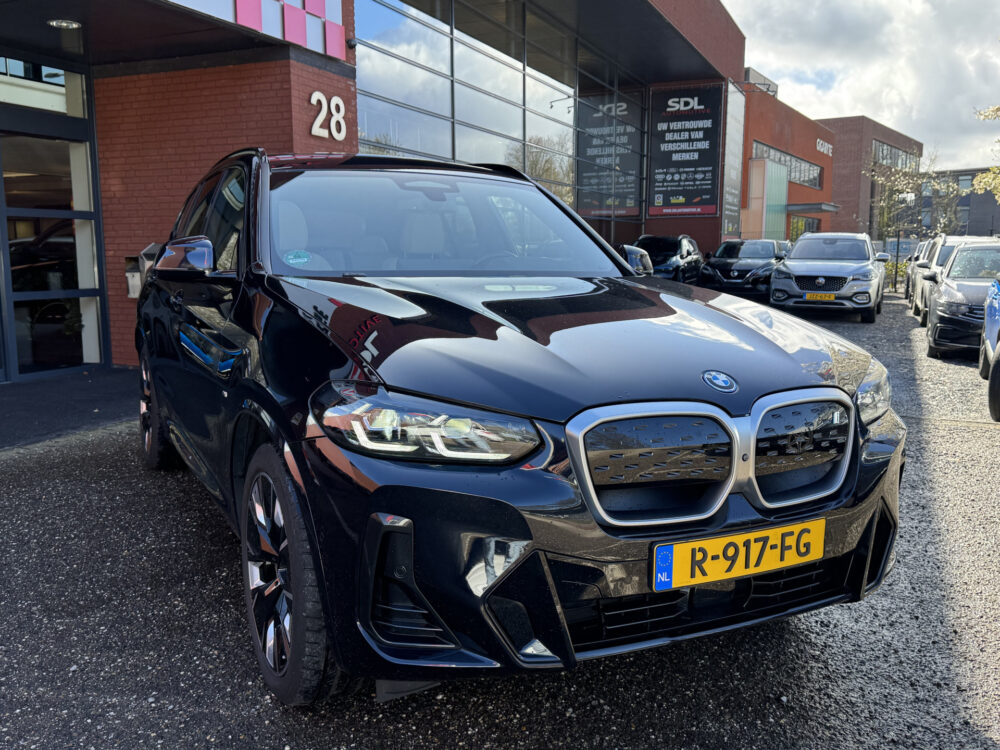 BMW iX3