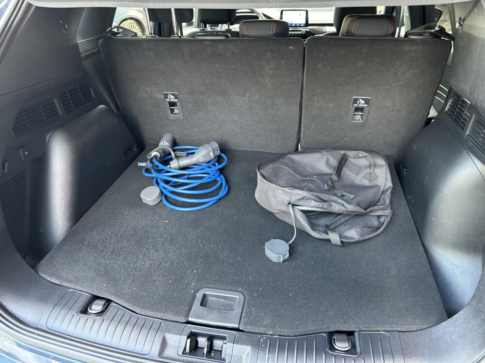 55869979-ford-kuga-2022