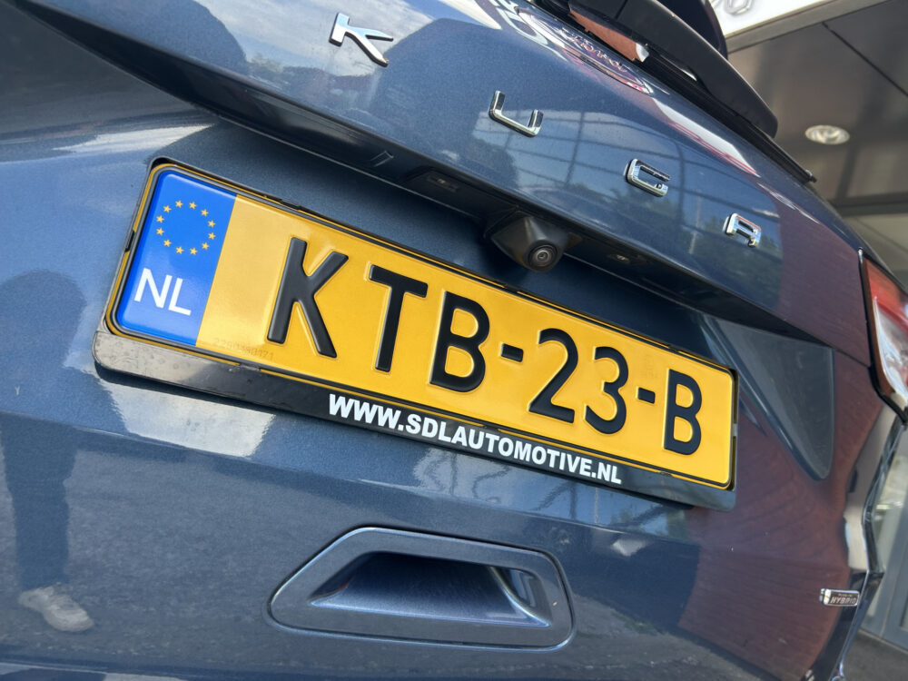 55869979-ford-kuga-2022