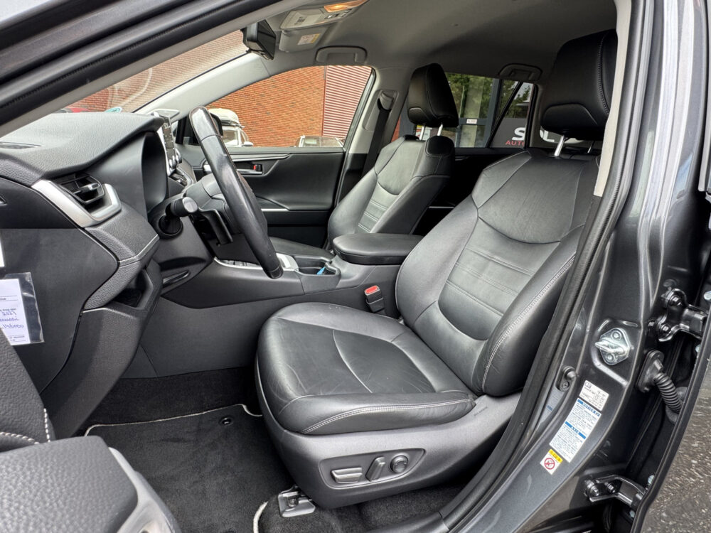 55921450-toyota-rav4-2019