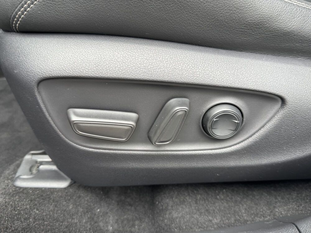 55921450-toyota-rav4-2019