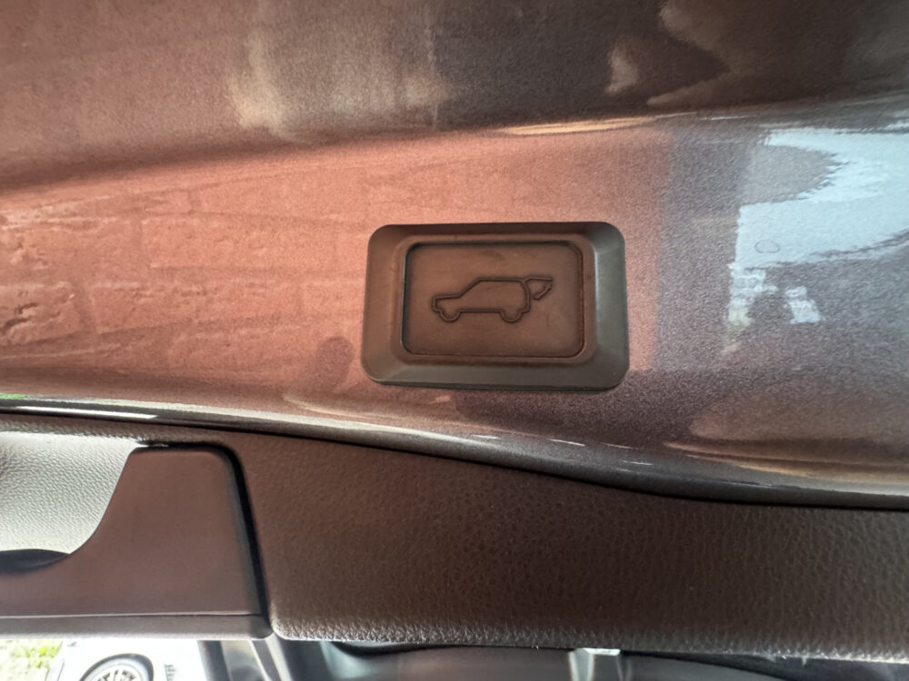 55921450-toyota-rav4-2019