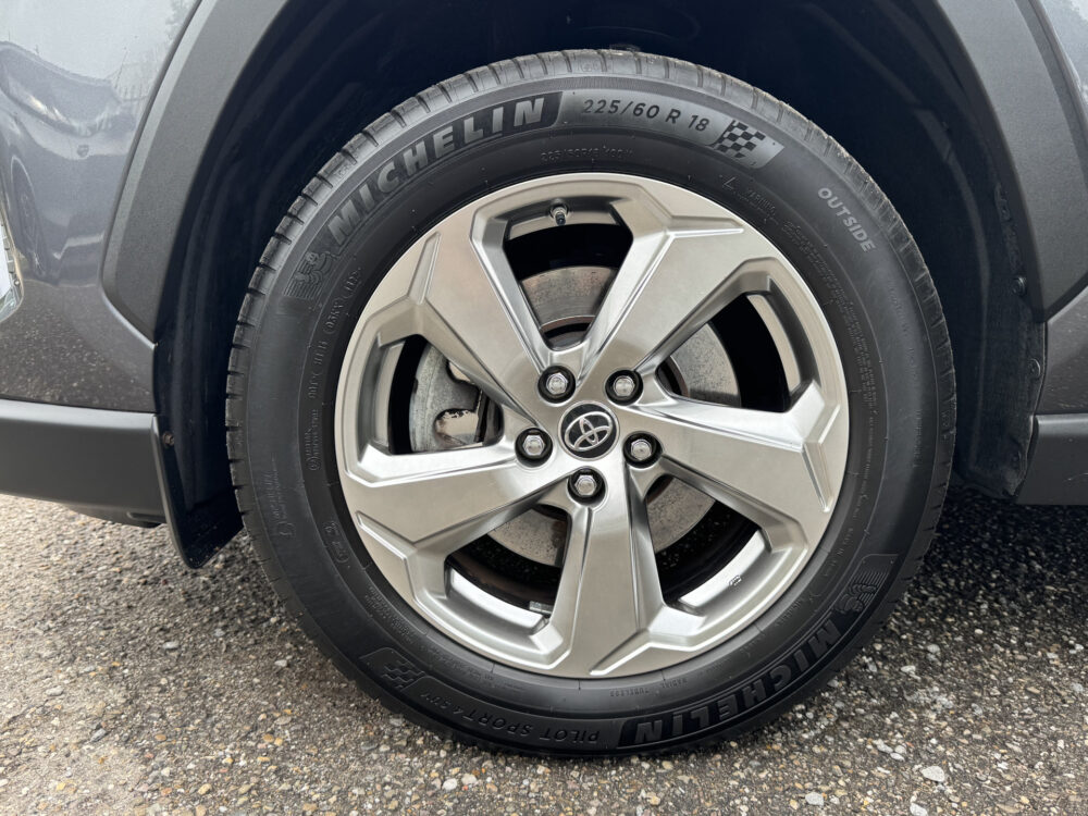 55921450-toyota-rav4-2019