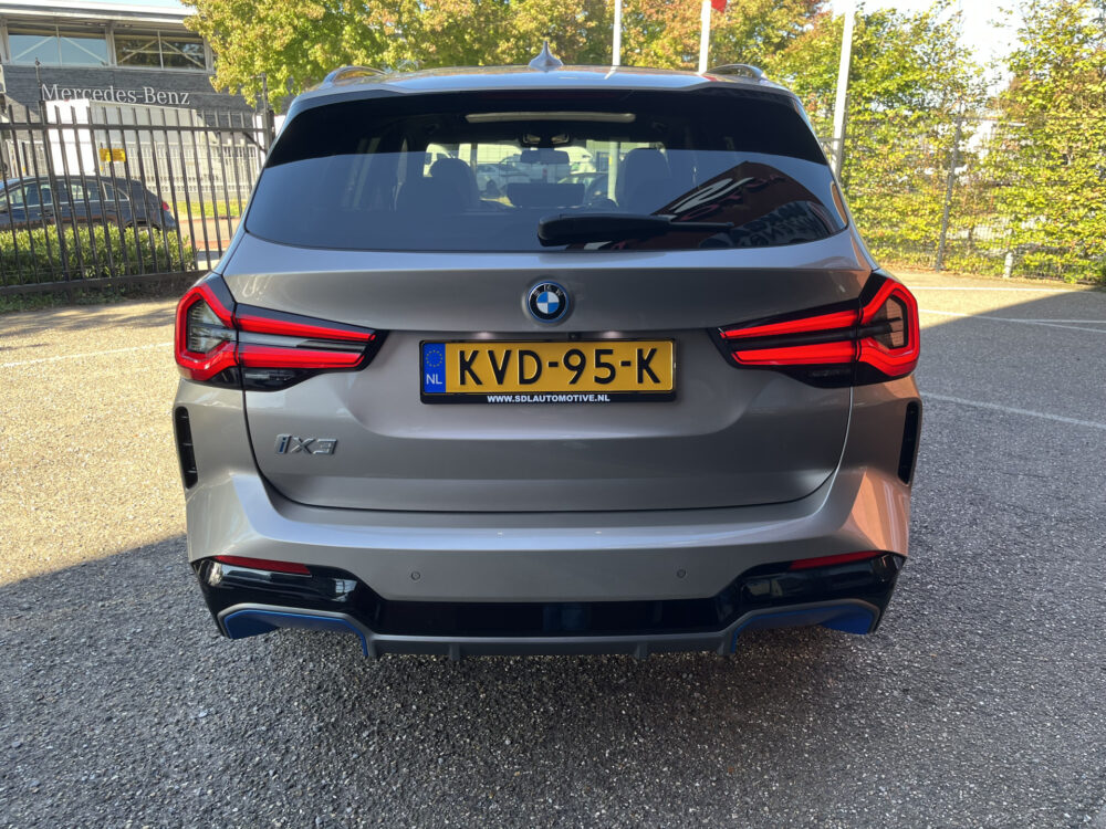55949818-bmw-ix3-2022
