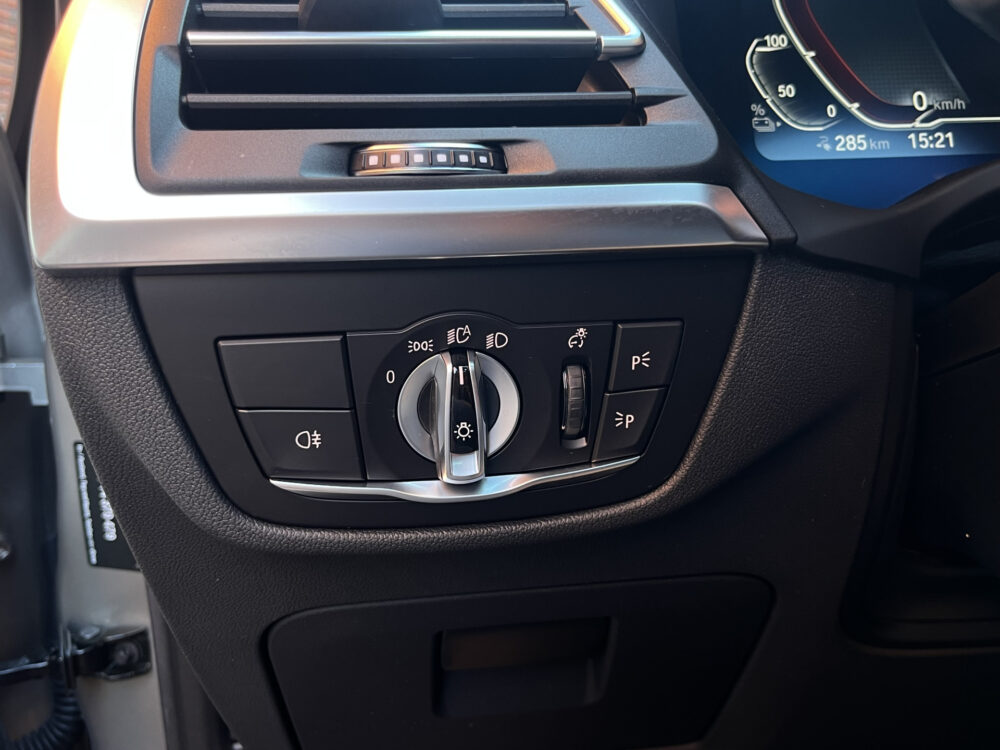 55949818-bmw-ix3-2022