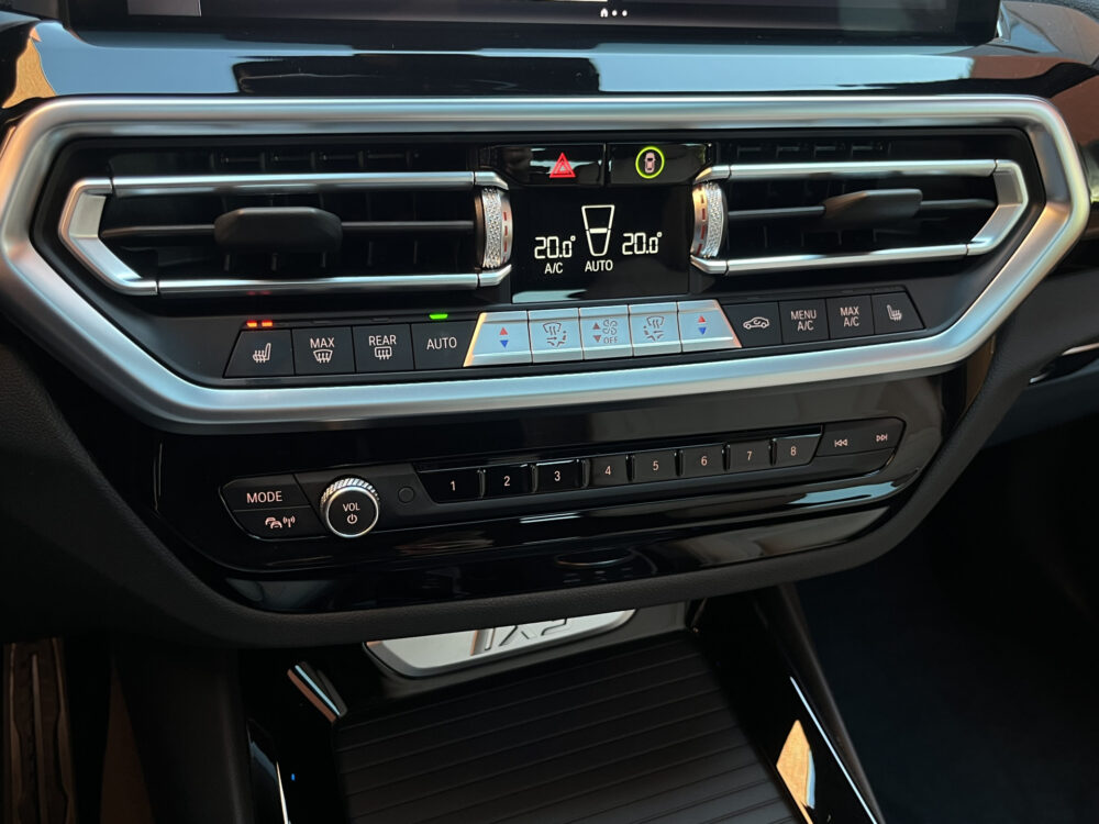 55949818-bmw-ix3-2022