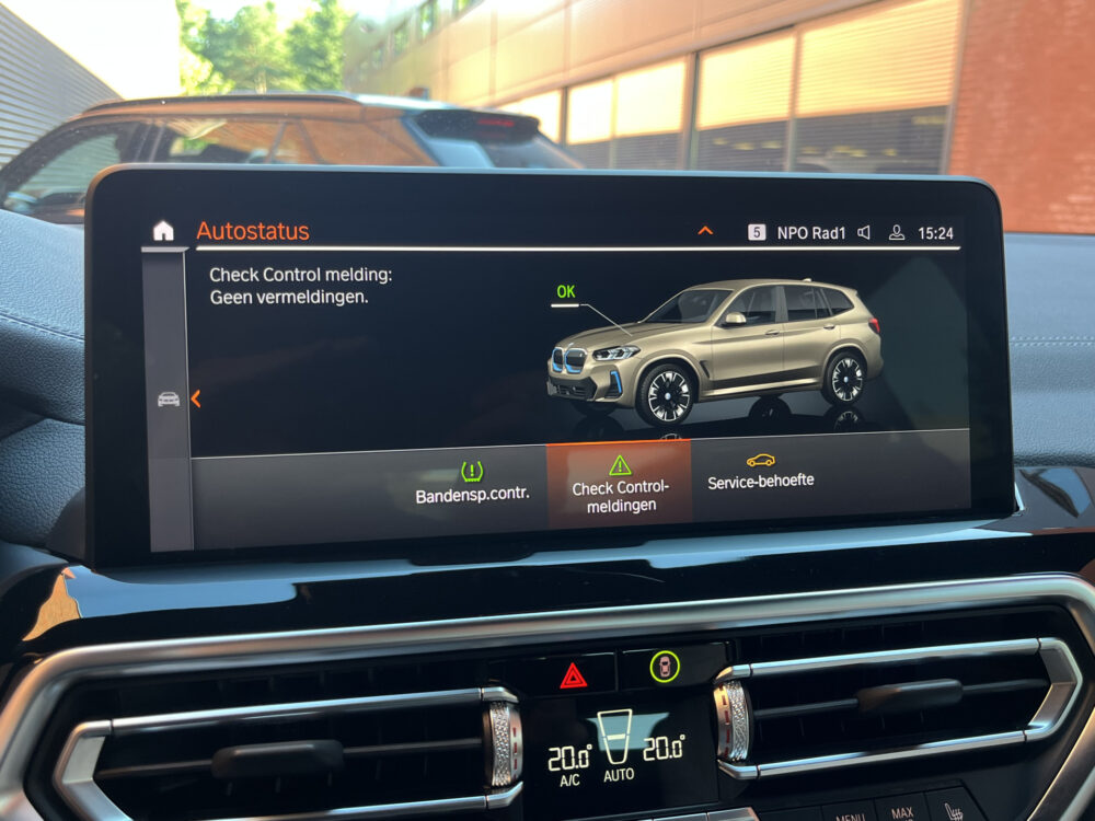 55949818-bmw-ix3-2022