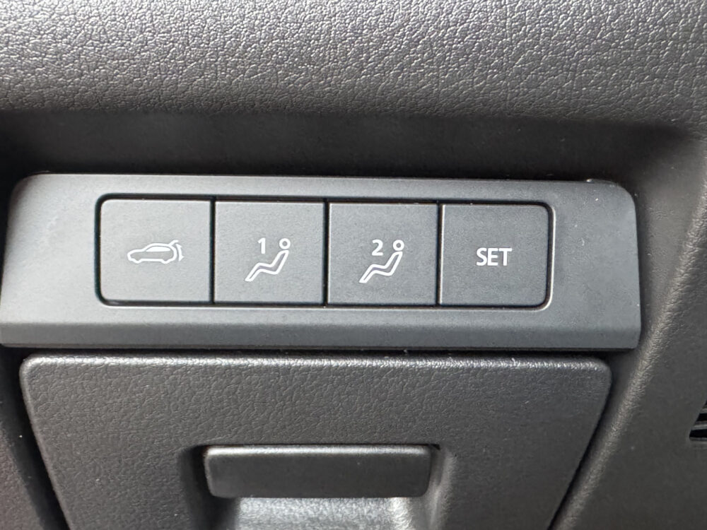 55964088-mazda-cx-30-2020