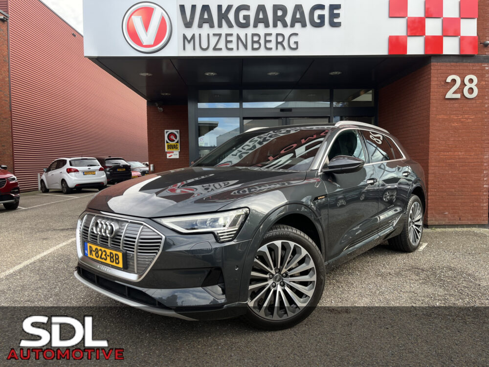 56194232-audi-e-tron-2022
