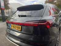 56194232-audi-e-tron-2022