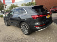 56194232-audi-e-tron-2022