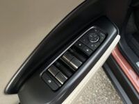 56257844-lexus-lbx-2025