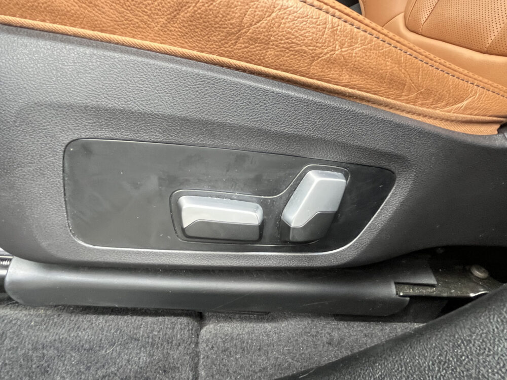 56280118-bmw-ix3-2022