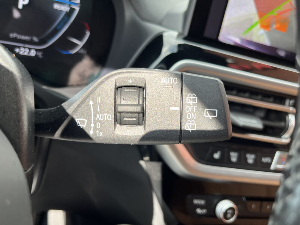 56280118-bmw-ix3-2022