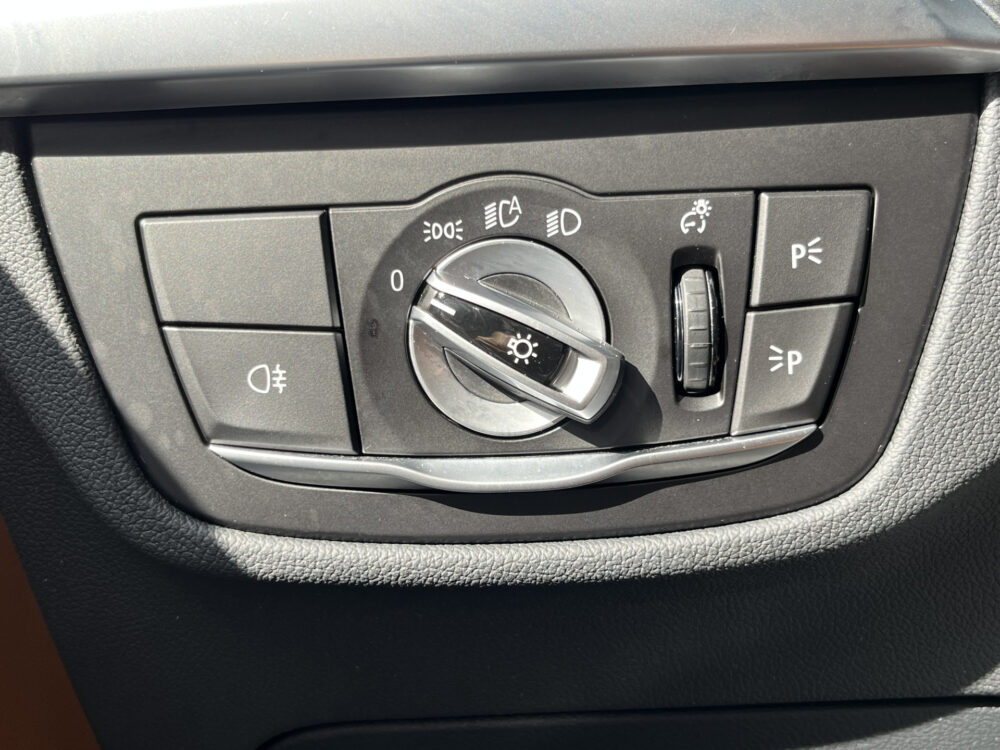 56280118-bmw-ix3-2022