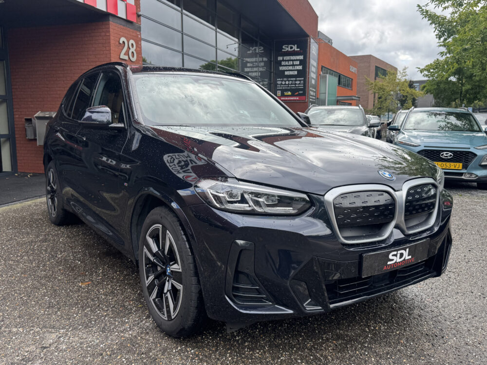BMW iX3