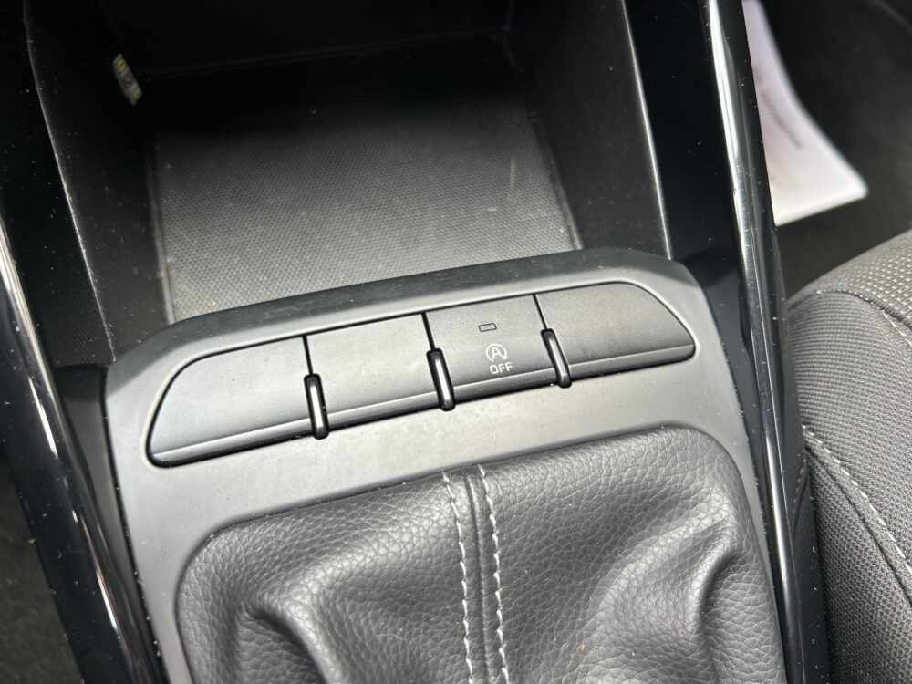 56297841-kia-rio-2017