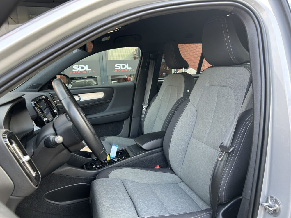 56426563-volvo-xc40-2022