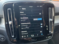 56426563-volvo-xc40-2022