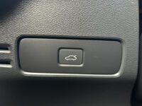 56426563-volvo-xc40-2022