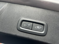 56426563-volvo-xc40-2022
