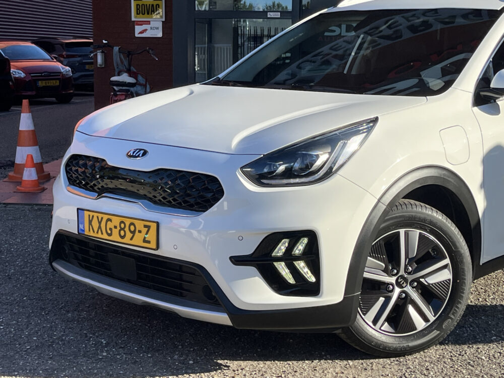 56502703-kia-niro-2020