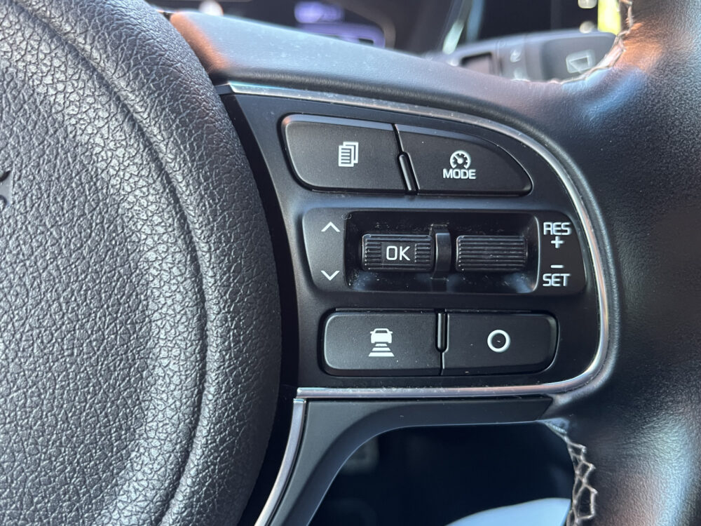 56502703-kia-niro-2020