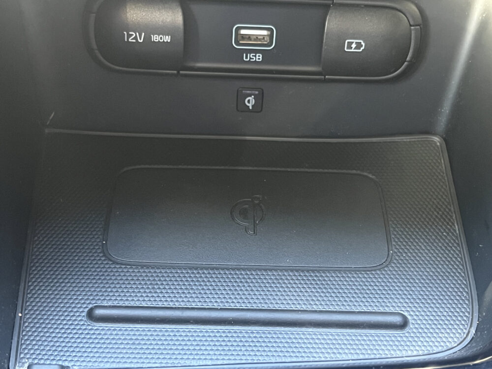 56502703-kia-niro-2020