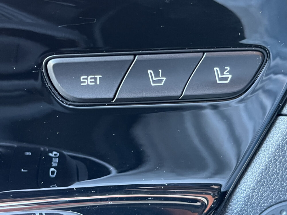 56502703-kia-niro-2020