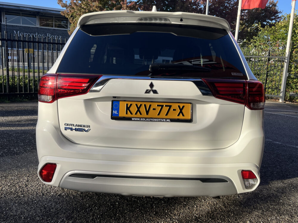 56660255-mitsubishi-outlander-2020