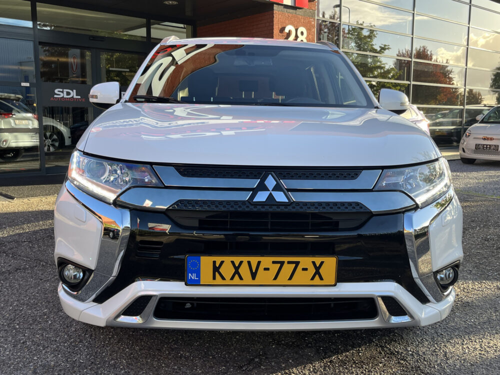 56660255-mitsubishi-outlander-2020
