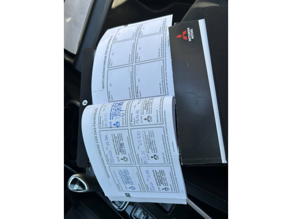 56660255-mitsubishi-outlander-2020