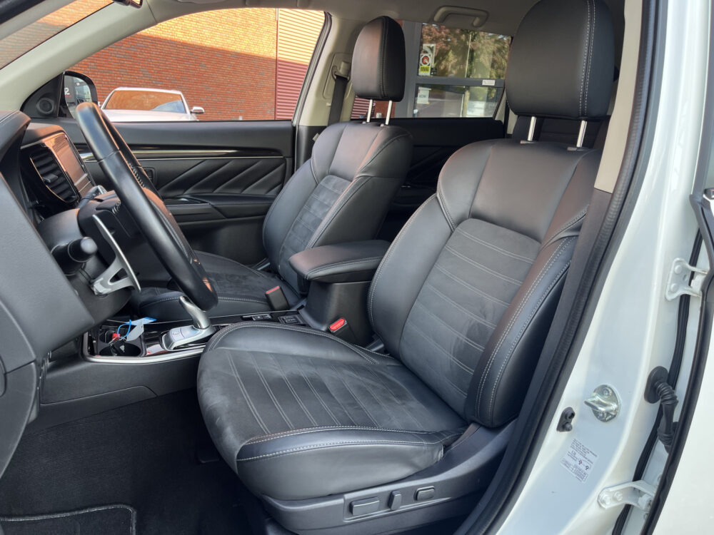 56660255-mitsubishi-outlander-2020