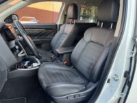 56660255-mitsubishi-outlander-2020