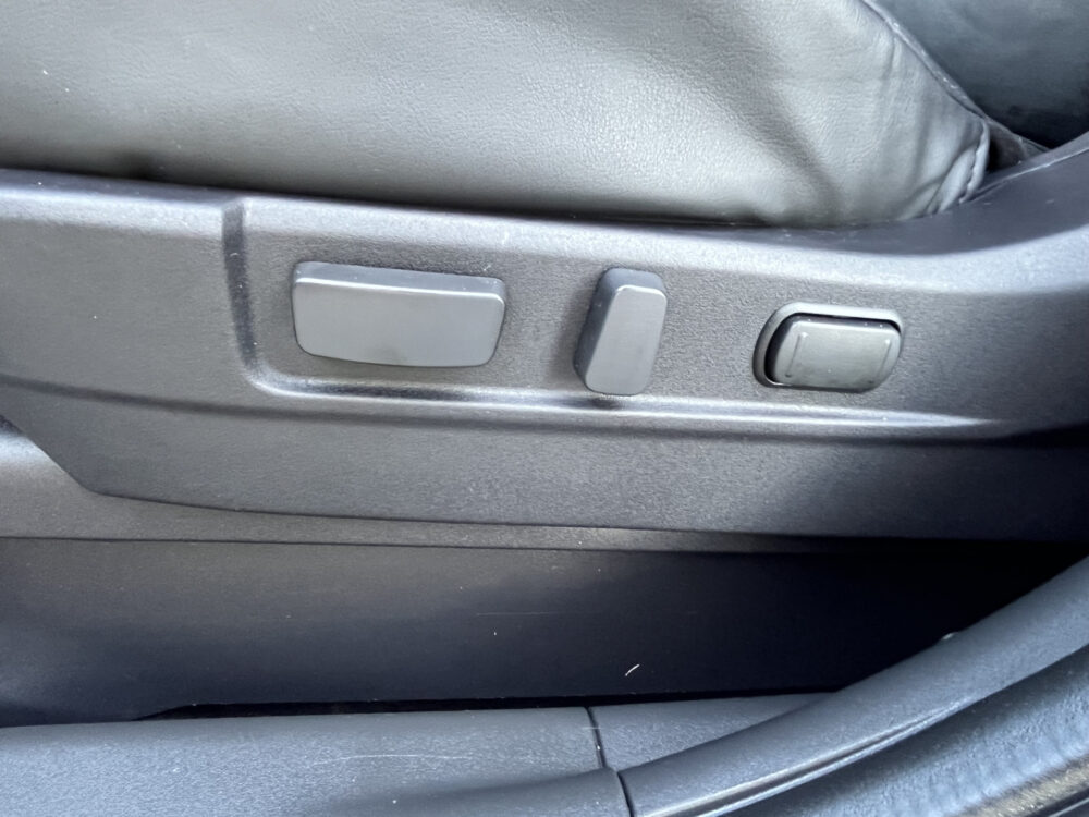 56660255-mitsubishi-outlander-2020