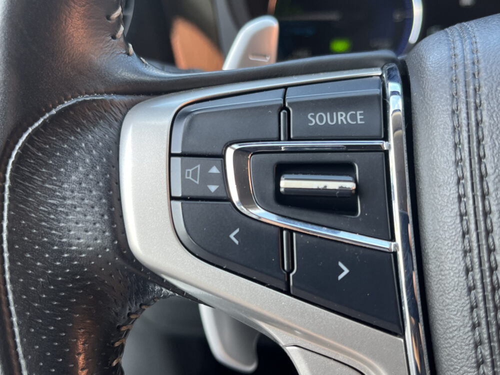 56660255-mitsubishi-outlander-2020